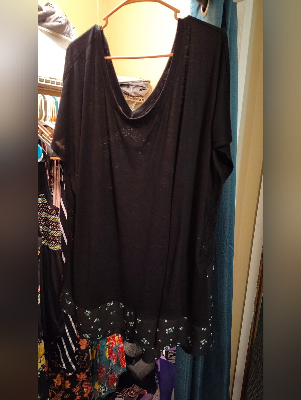 Black Women's Scoop Neck Tunic Top with Floral Hem Plus Size 6x